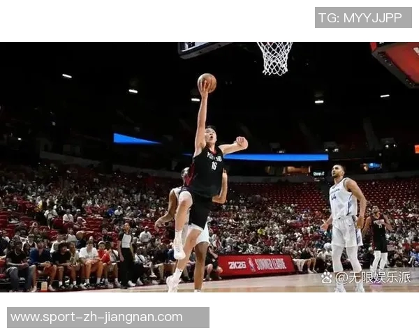 文班在16分钟内表现出色三投三中贡献9分10篮板7助攻3盖帽失误略多但依然完美