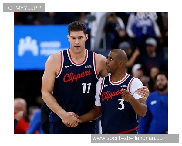 保罗半场表现稳健7分钟内贡献2助攻1抢断正负值高达7